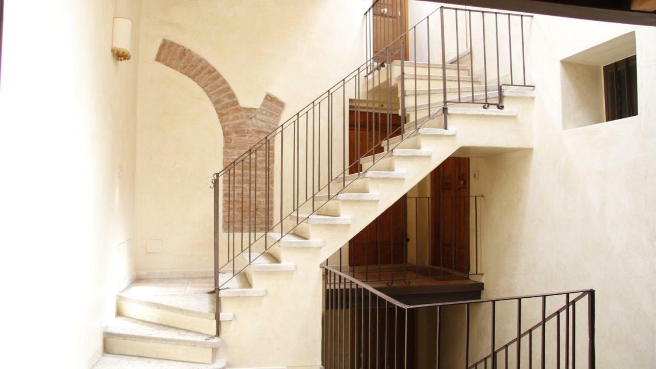 Comecasatua - Il Vicoletto Verona Bagian luar foto